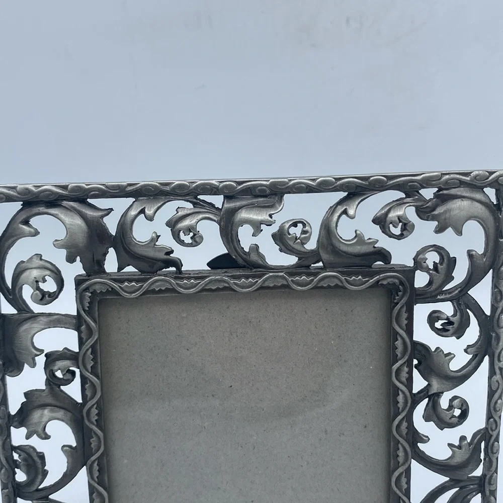 Russ ornate pewter 3x5” table shelf picture photo frame